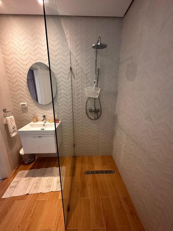 גמארת' App Avec Jardin Dans Un Hotel מראה חיצוני תמונה